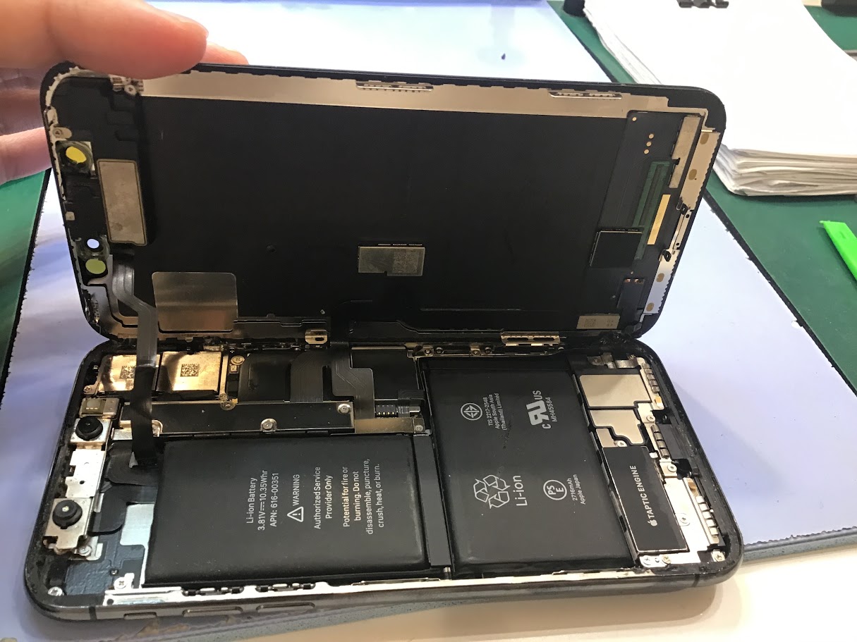 iPhoneXのバッテリー交換ならデータそのまま修理可能なスマホ修理工房セレオ甲府店へ！